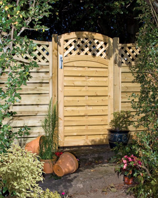 Gate | Euro Elite Oasis | 1800mm x 900mm | The gate features a fully Mortise and Tenon jointed frame which provides the ultimate security against high winds.