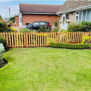 6FT x 4FT | Picket Fence Panel (Pointed Top) | Perfect choice for creating a low level garden divider without obstructing visibility within your garden.