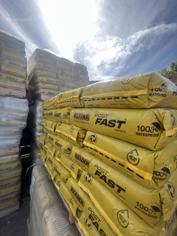 Aggregates | Pallet of Post Mix / Post Crete | x 70 Bags | *****!!!An AMAZING SAVING of £1.00 a bag x 70 Bags = a £70.00 saving per pallet purchased!!!***