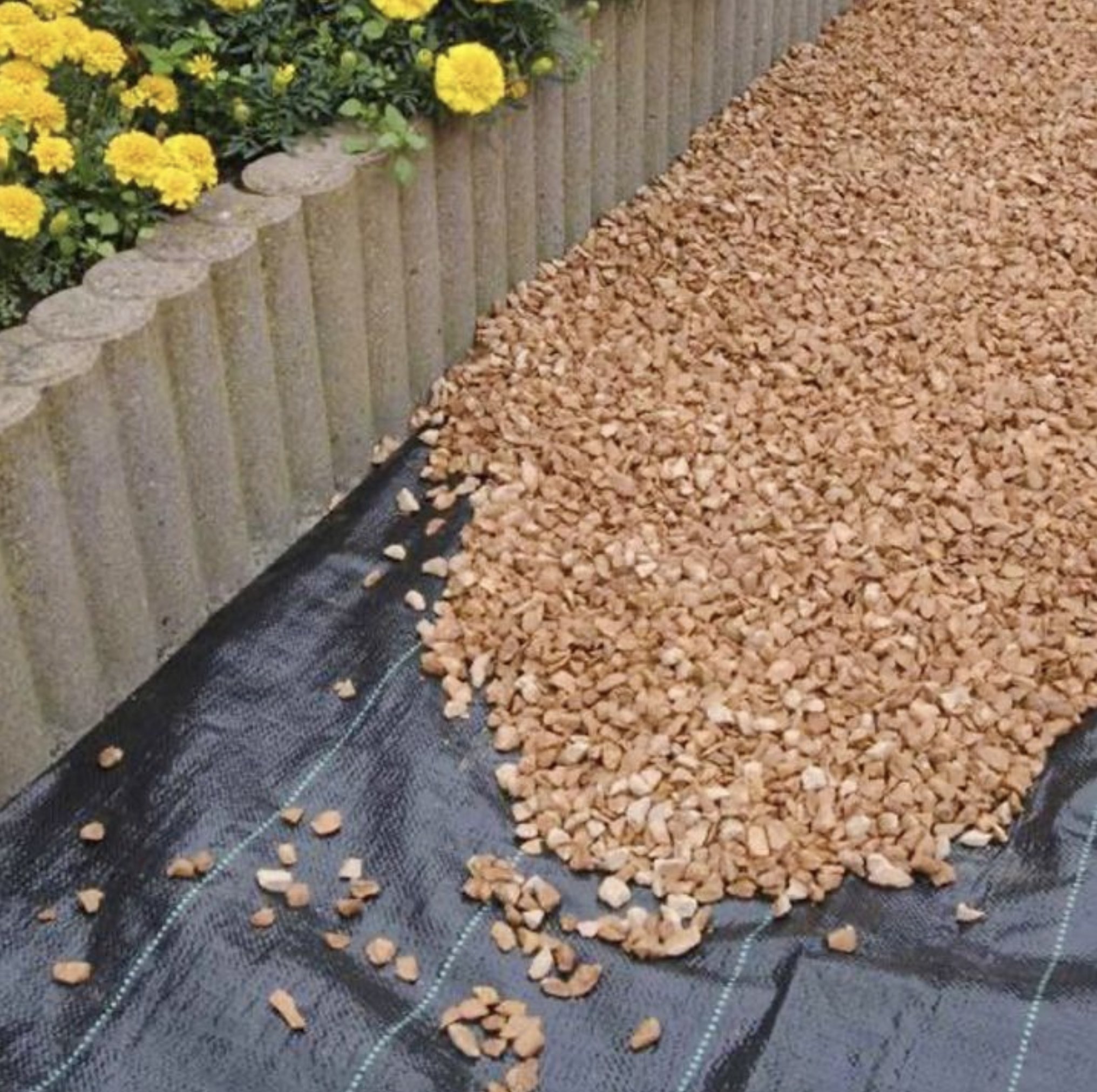 Charfleets Fencing | We supply, deliver and fit all aspects of Quality Fencing at TRADE PRICES | T: 01268 696 930 | FAST Delivery across Essex, Herts, Kent, London & Surrey | www.charfleetsfencing.co.uk Charfleets Fencing