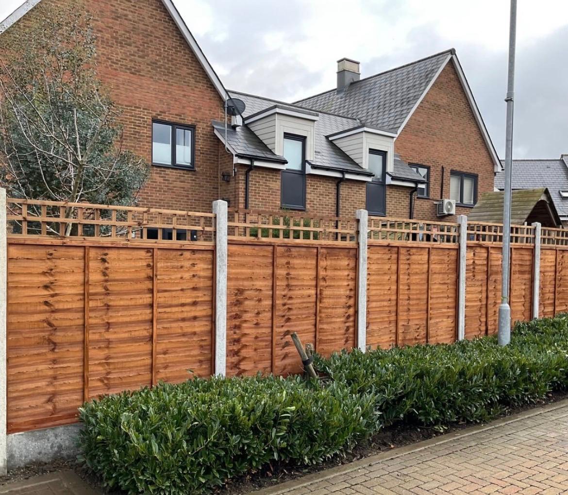 Charfleets Fencing | We supply, deliver and fit all aspects of Quality Fencing at TRADE PRICES | T: 01268 696 930 | FAST Delivery across Essex, Herts, Kent, London & Surrey | www.charfleetsfencing.co.uk Charfleets Fencing