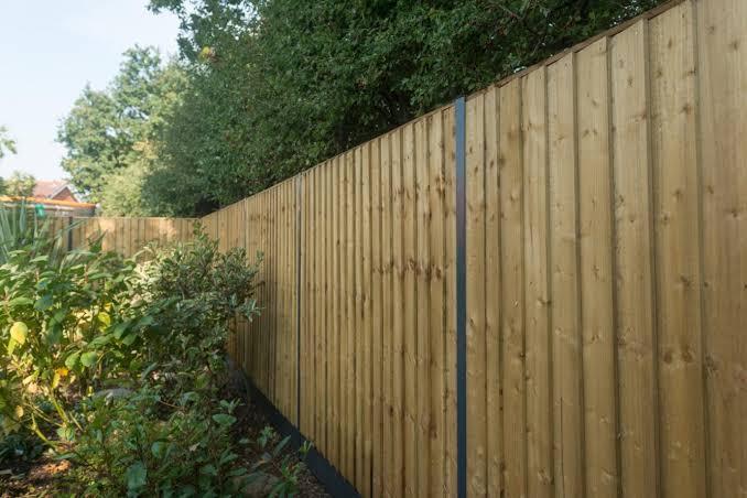 Charfleets Fencing | We supply, deliver and fit all aspects of Quality Fencing at TRADE PRICES | T: 01268 696 930 | FAST Delivery across Essex, Herts, Kent, London & Surrey | www.charfleetsfencing.co.uk Charfleets Fencing