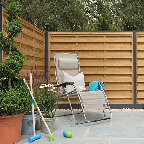 Charfleets Fencing | We supply, deliver and fit all aspects of Quality Fencing at TRADE PRICES | T: 01268 696 930 | FAST Delivery across Essex, Herts, Kent, London & Surrey | www.charfleetsfencing.co.uk Charfleets Fencing